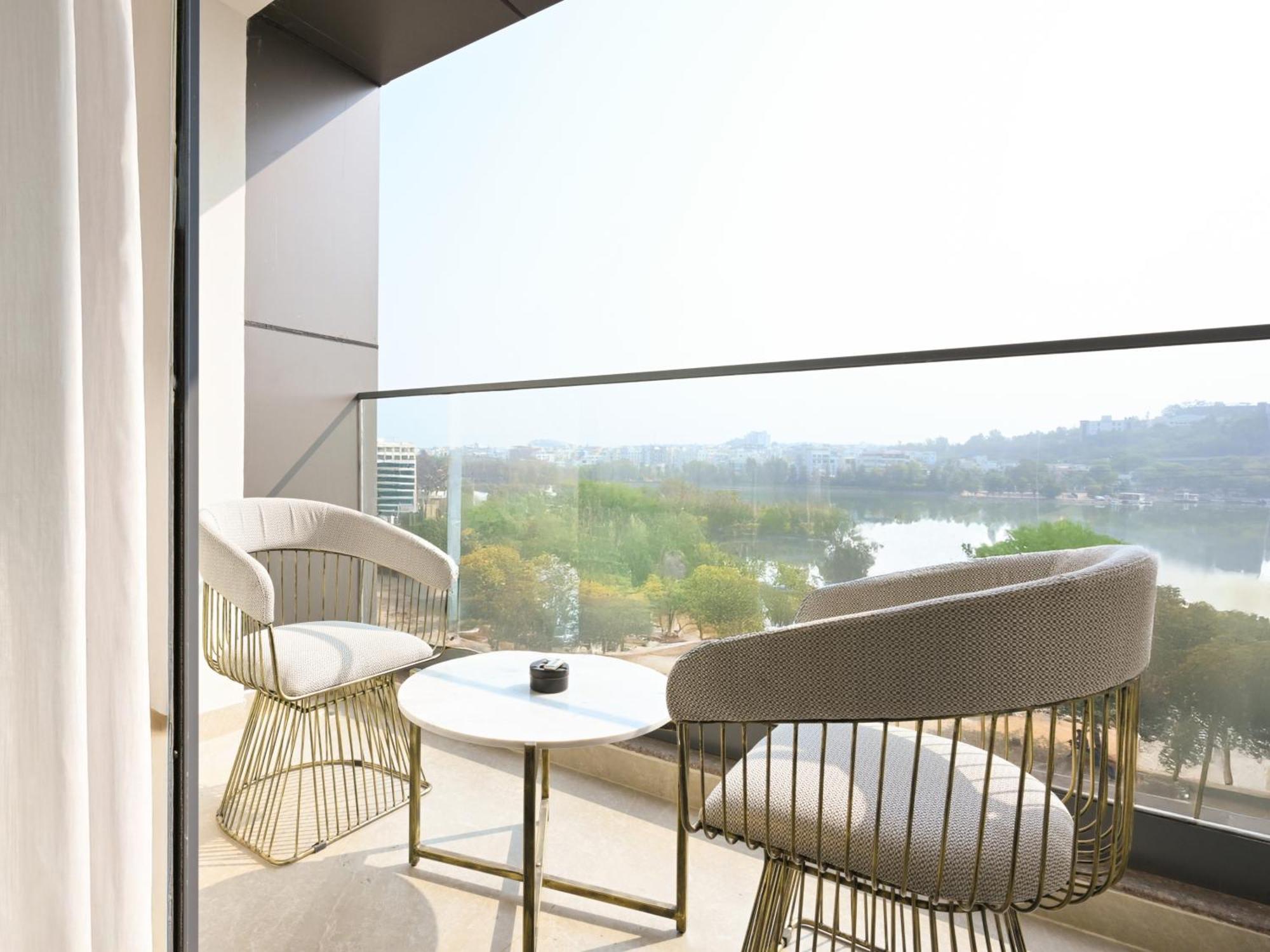 Arrival Hotel Hajdarabad Zewnętrze zdjęcie